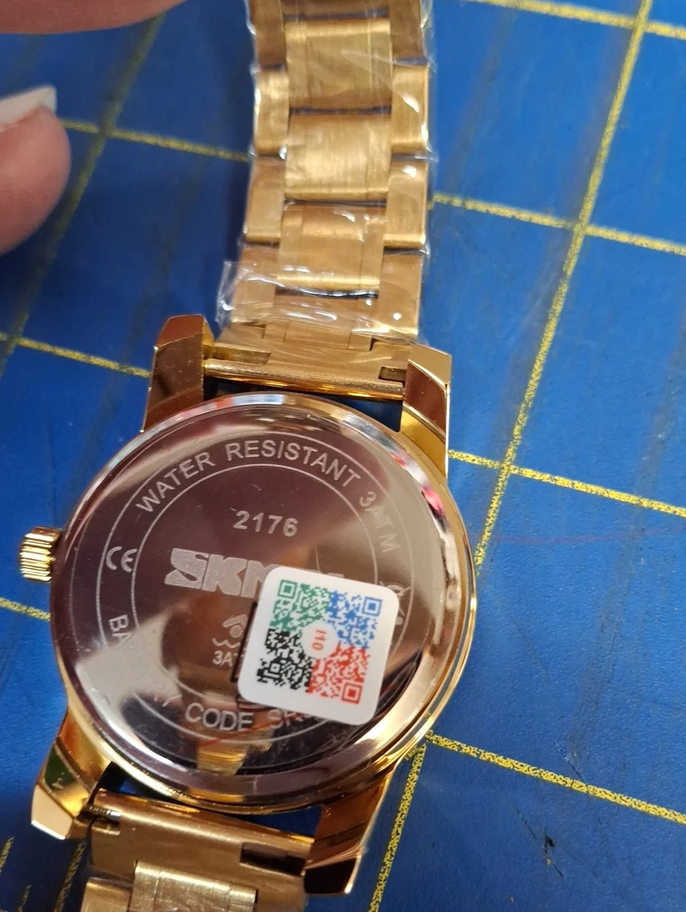 SKMEI Gold Face Gold-Tone 8